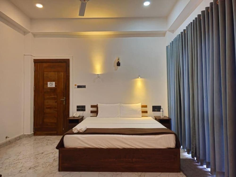Golden sky Residence photo 9