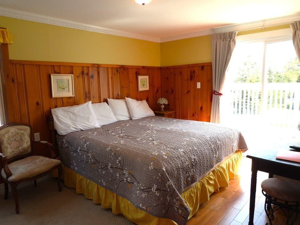 Cavendish Breeze Inn photo 3