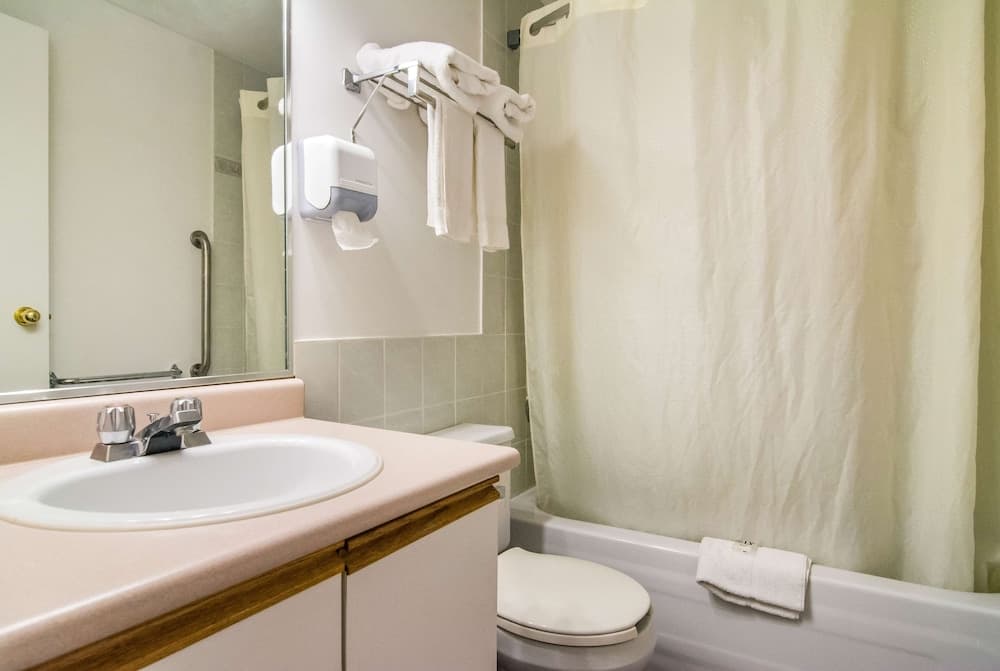 Motel 6 Surrey, BC photo 3