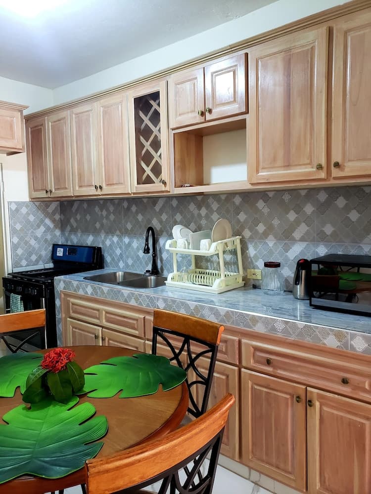 Chateau's Tranquil Apartments photo 3