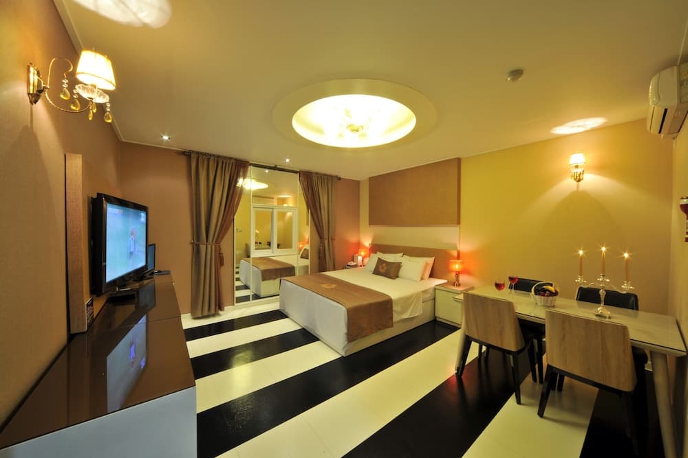 hotel room