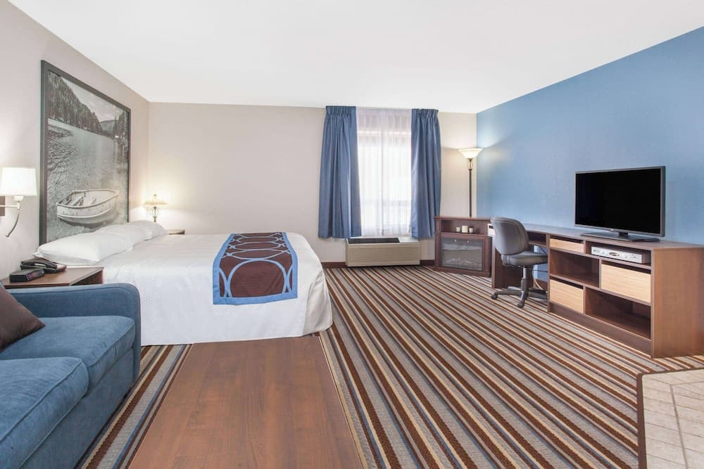 Super 8 by Wyndham Fort Frances photo 9
