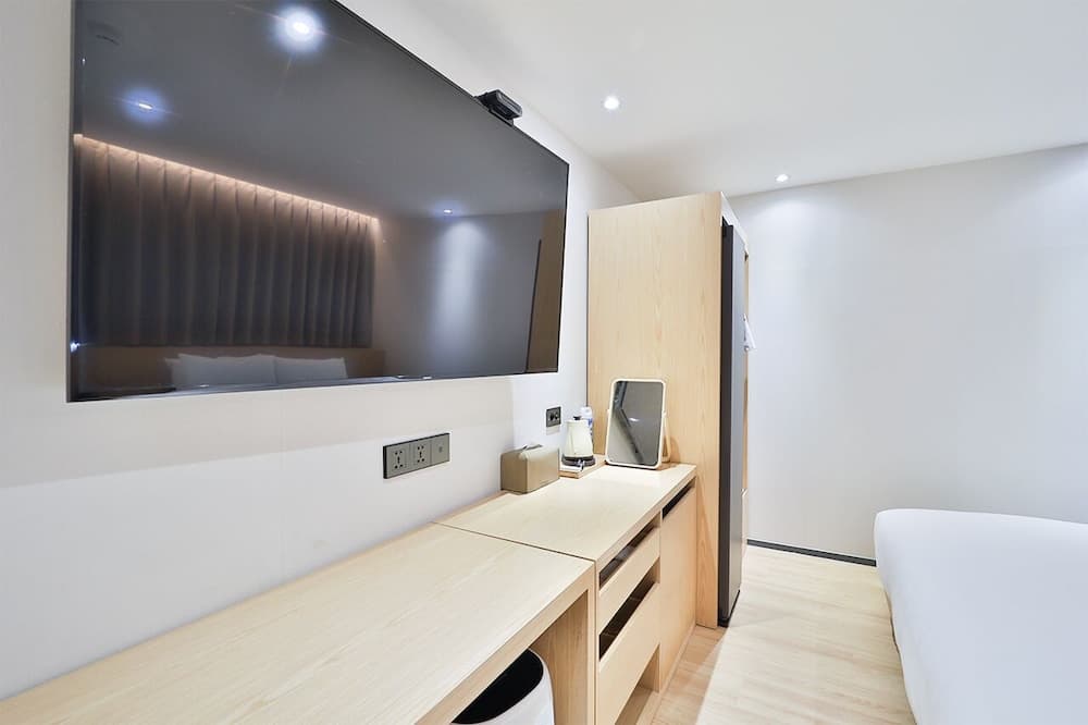 Custom Hotel photo 5