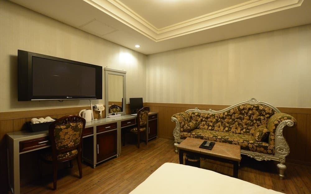 Central Tourist Hotel photo 5