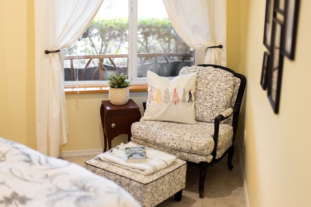 Enchanter Oceanview Suites photo 2