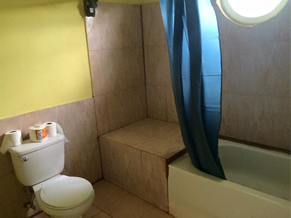 The blue Lagoon Hostel & Private Rooms photo 4