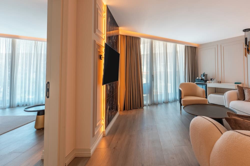 Qlusive Hotel photo 5