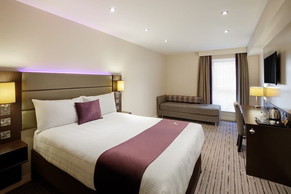 Premier Inn London Edmonton photo 8