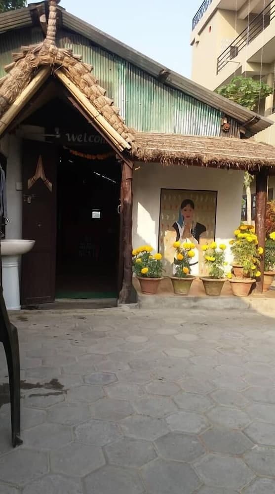 Sauraha Boutique Resort photo 3