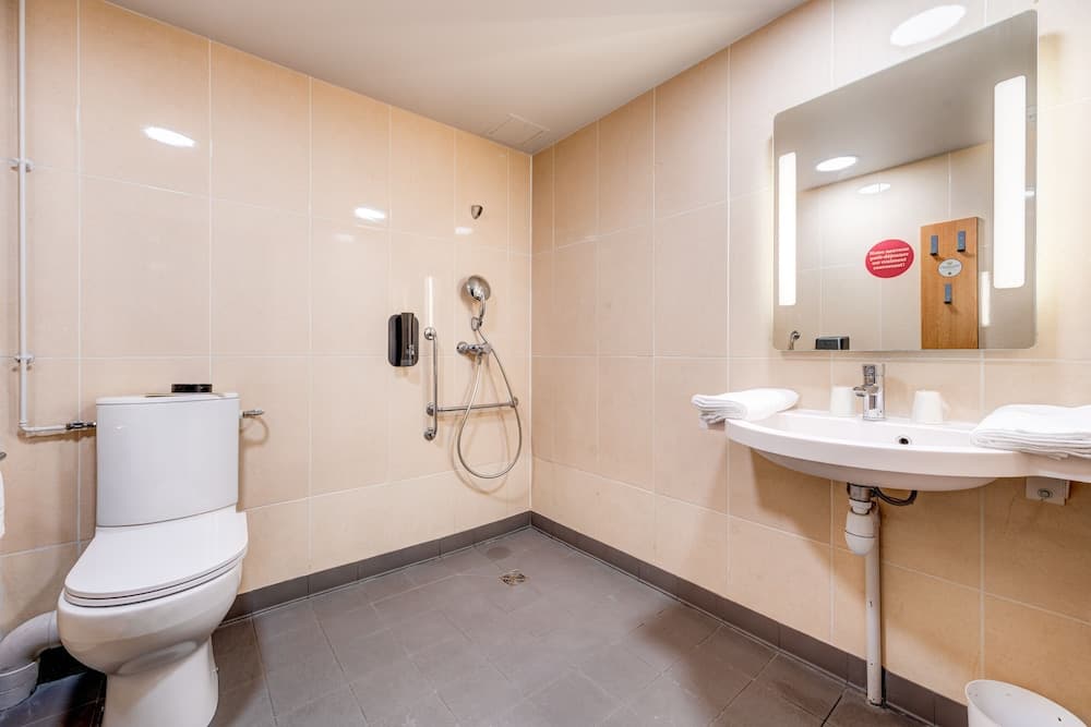 B&B HOTEL Saint-Witz photo 2