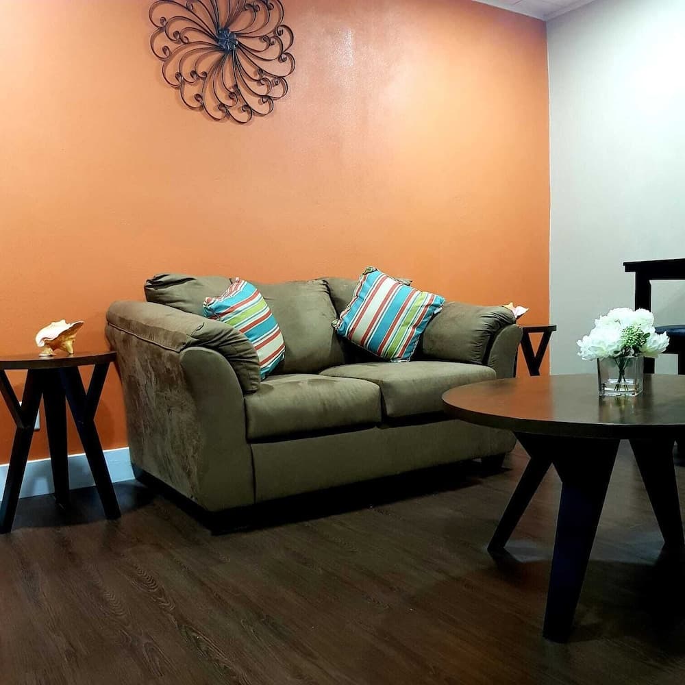Legacy Beach Suites photo 4