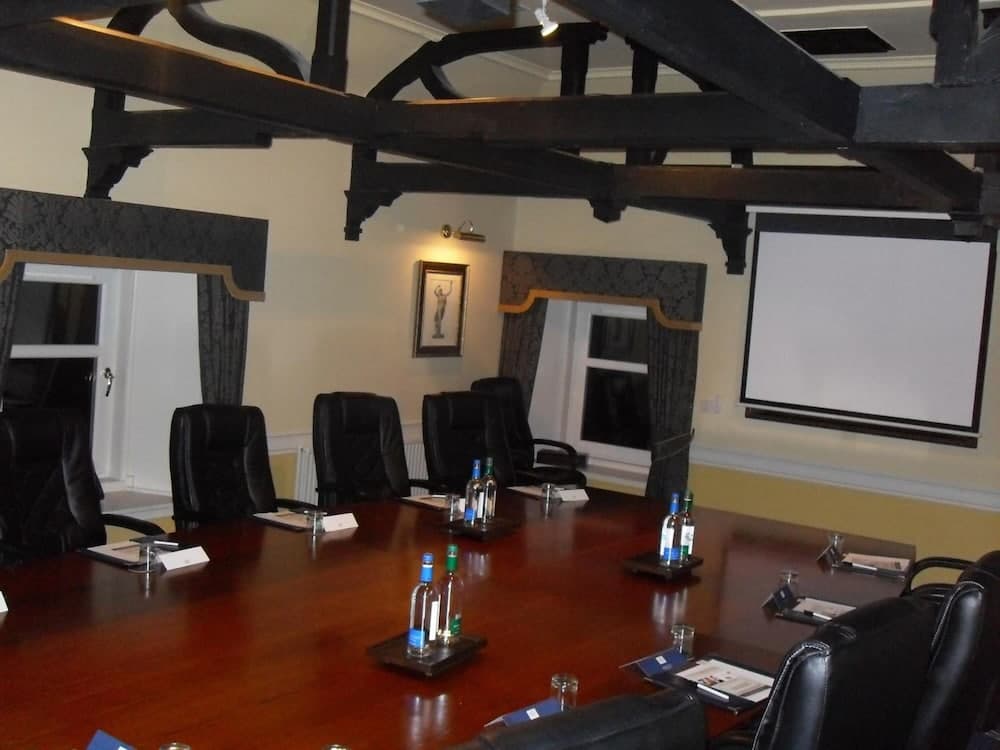 Grange Manor photo 2