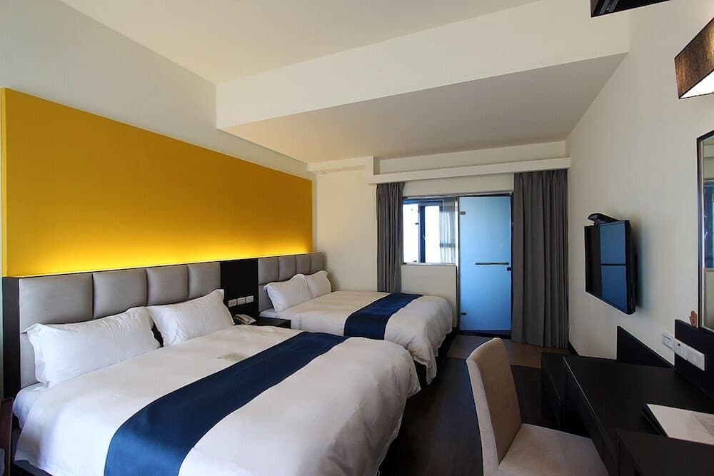 Celebrity 99 Hotel photo 8
