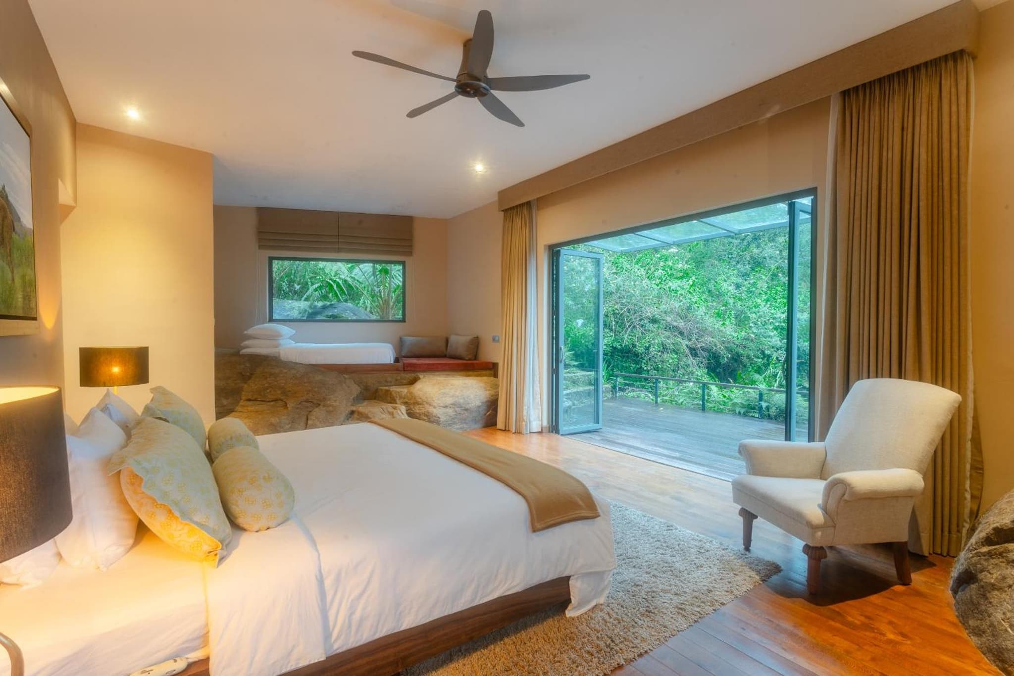 Deluxe Triple Room