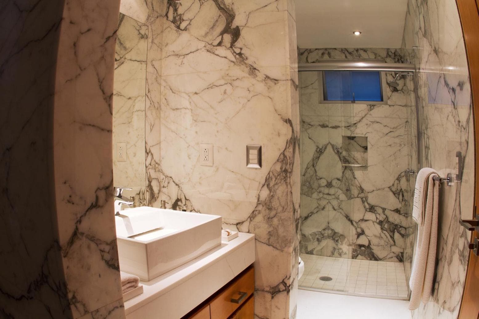 Corner Suite