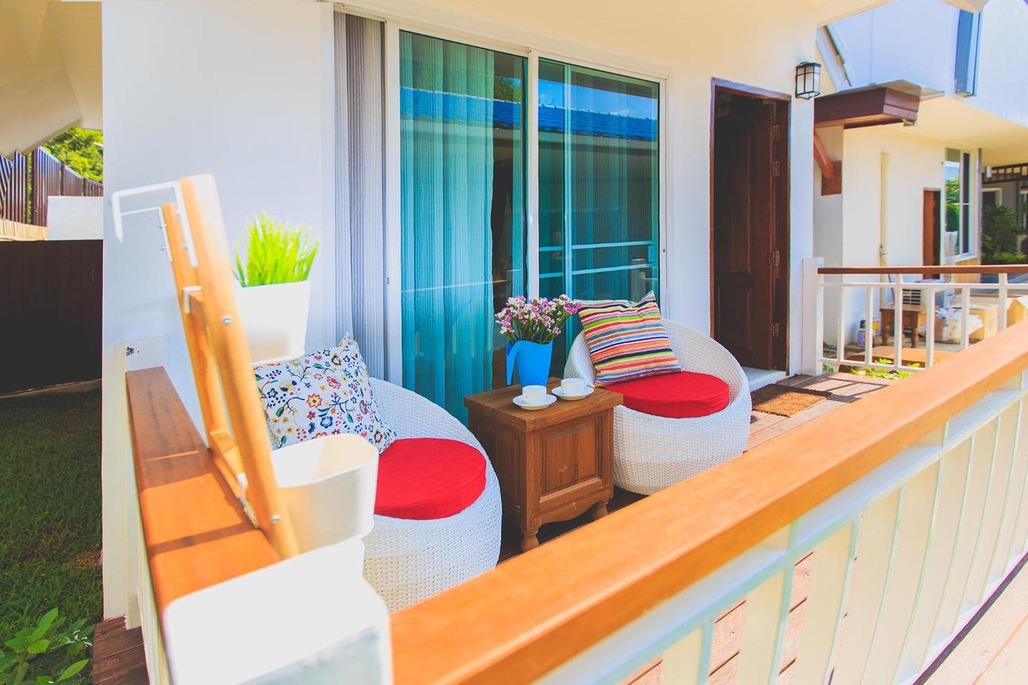 Bungalow with Garden View
