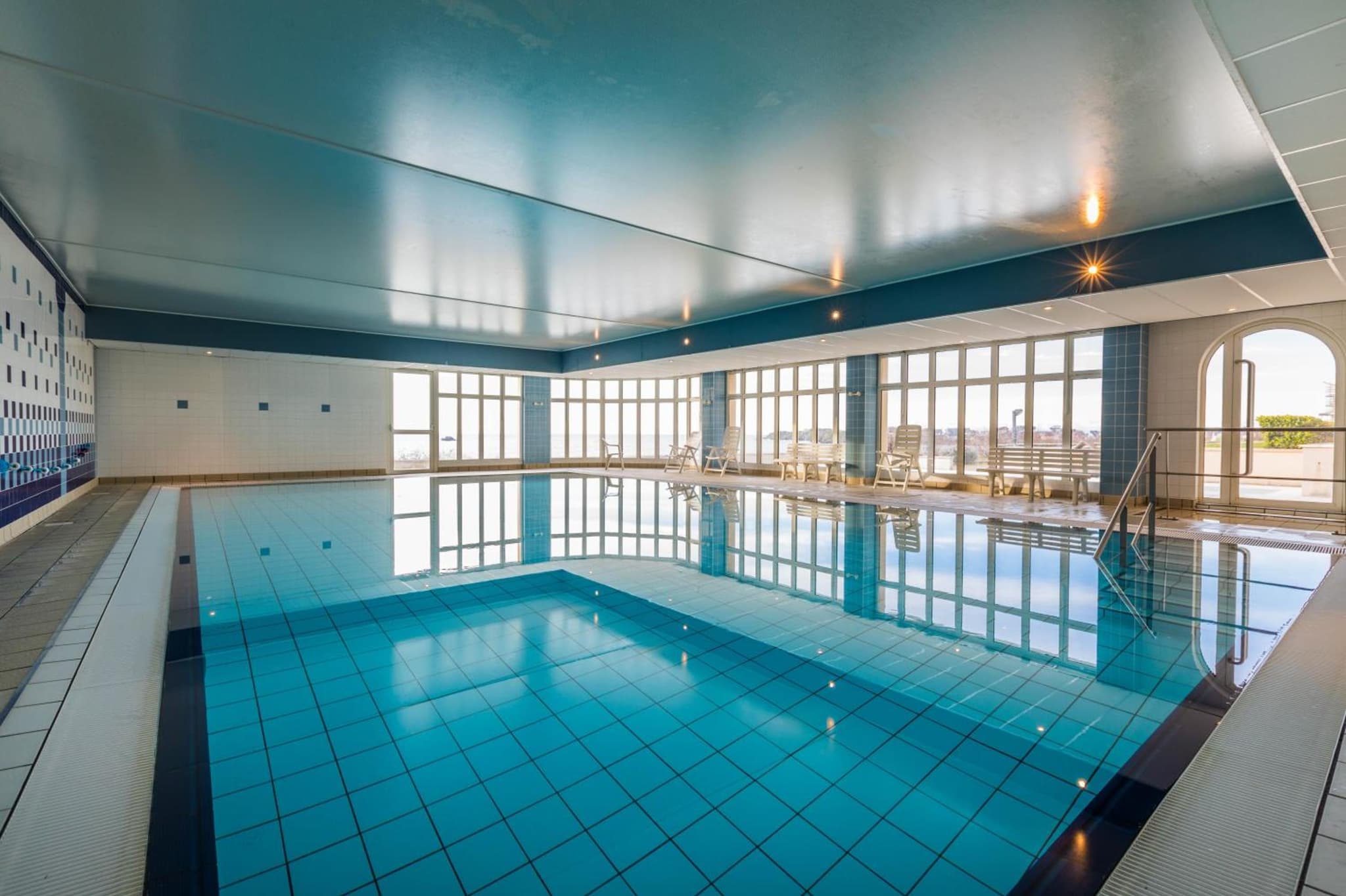 One-Bedroom Apartment (4 Adults) with Sea View