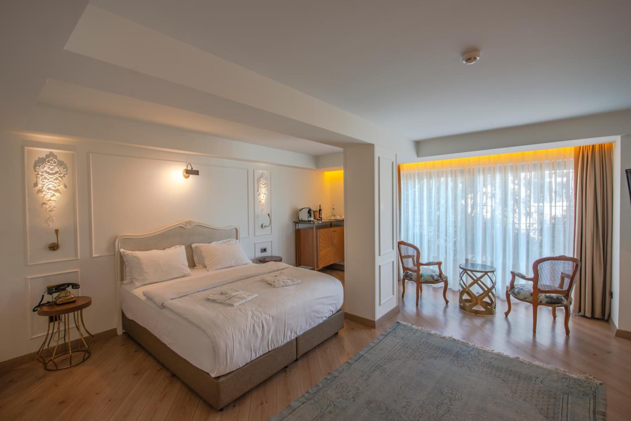 Classic Room with Partial Sea View