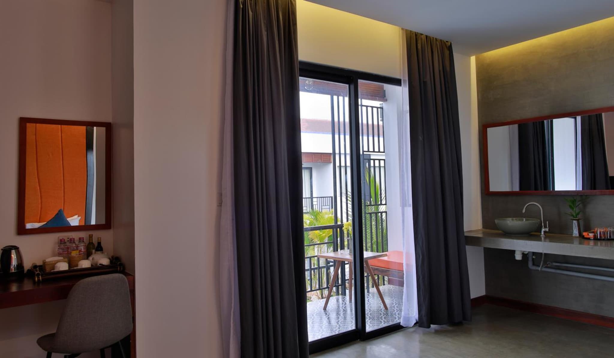 Family Deluxe with Terrace Pool View @Free Pickup