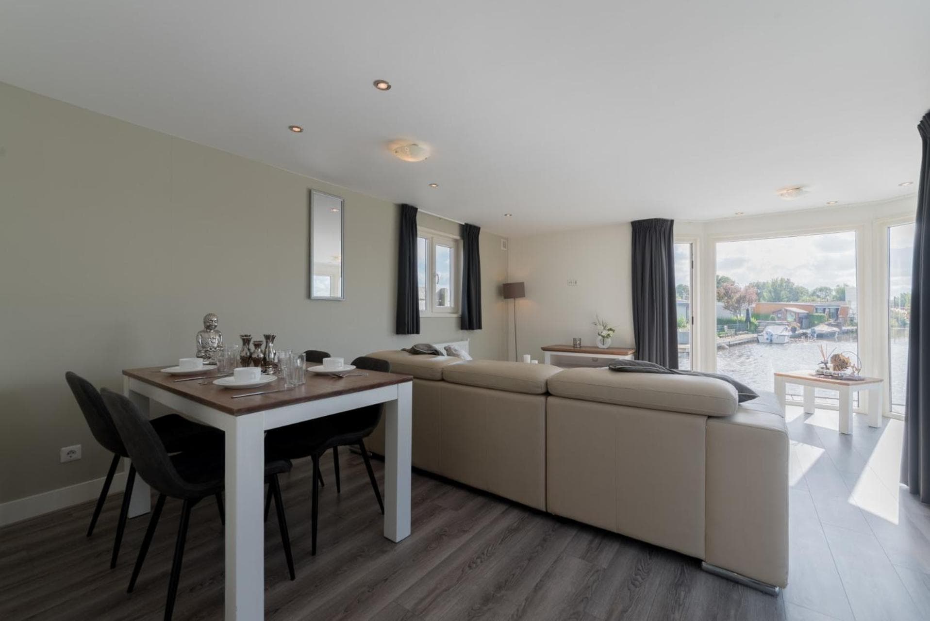 Two Bedroom Chalet - Velthorst 4
