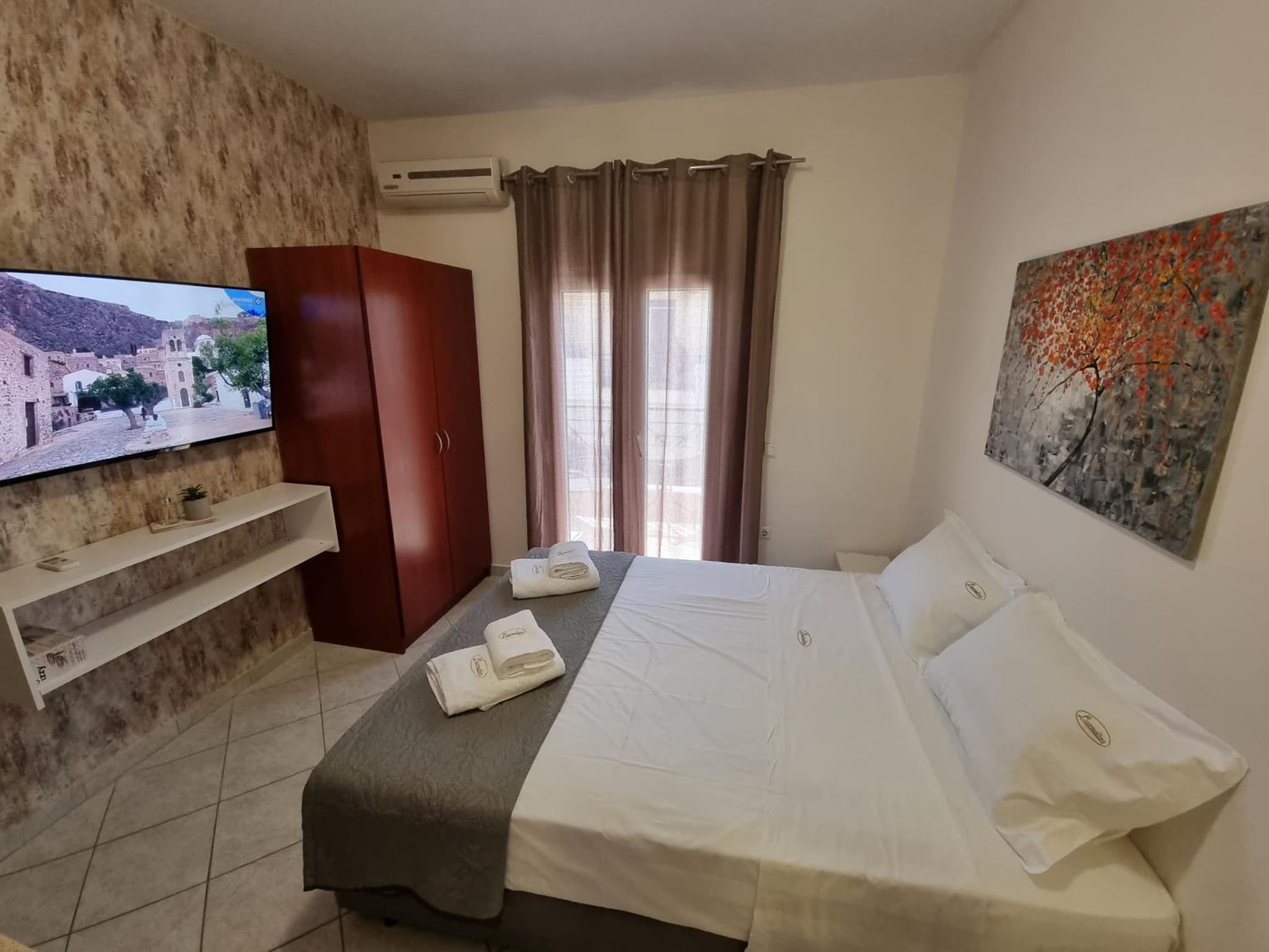 Studio Apartment with Sea View