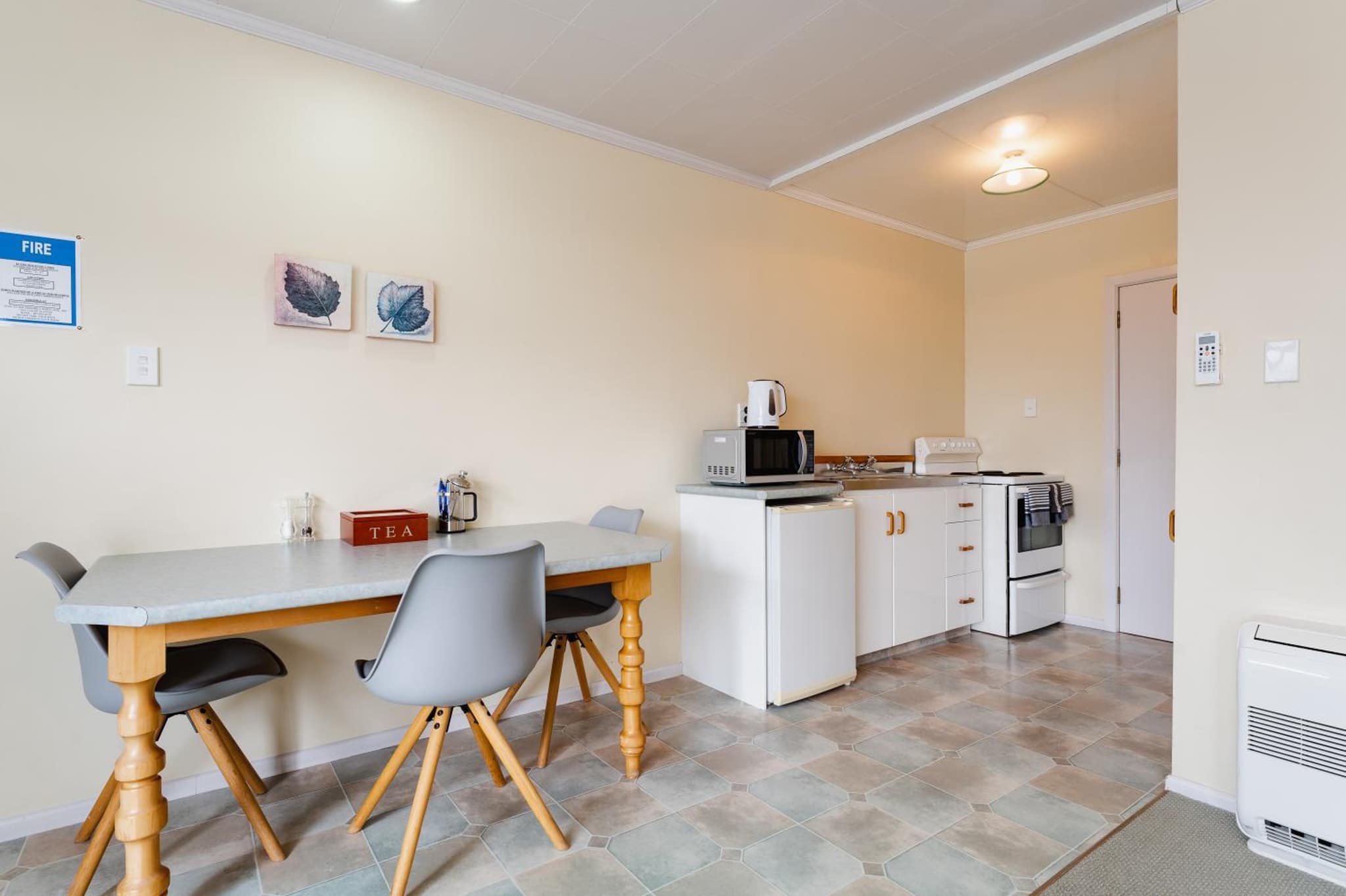 Queen One Bedroom Unit
