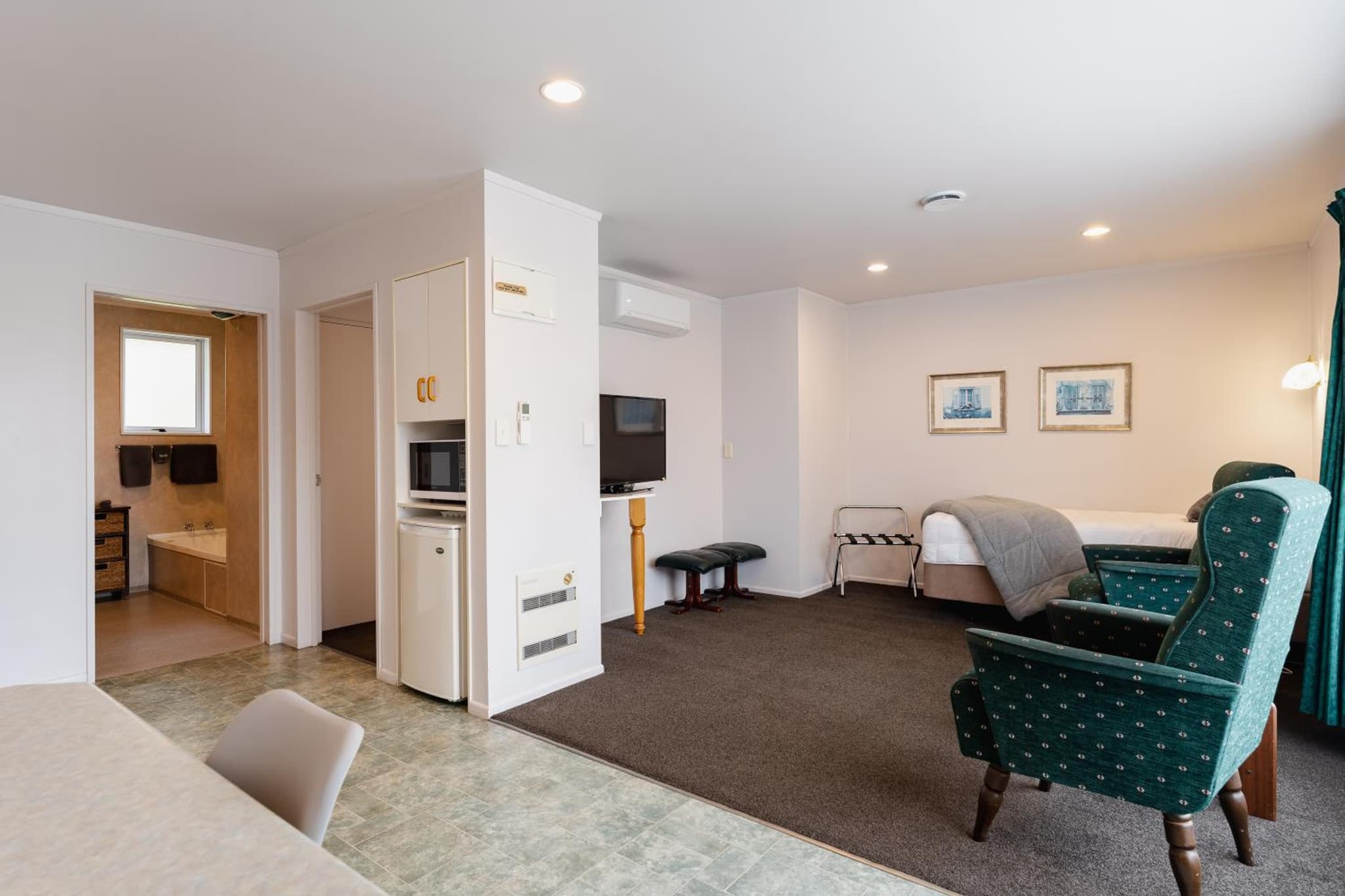 King One Bedroom Unit with Spa Bath