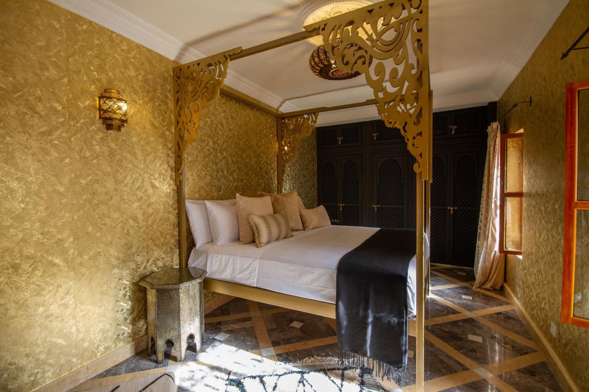 Deluxe King Suite