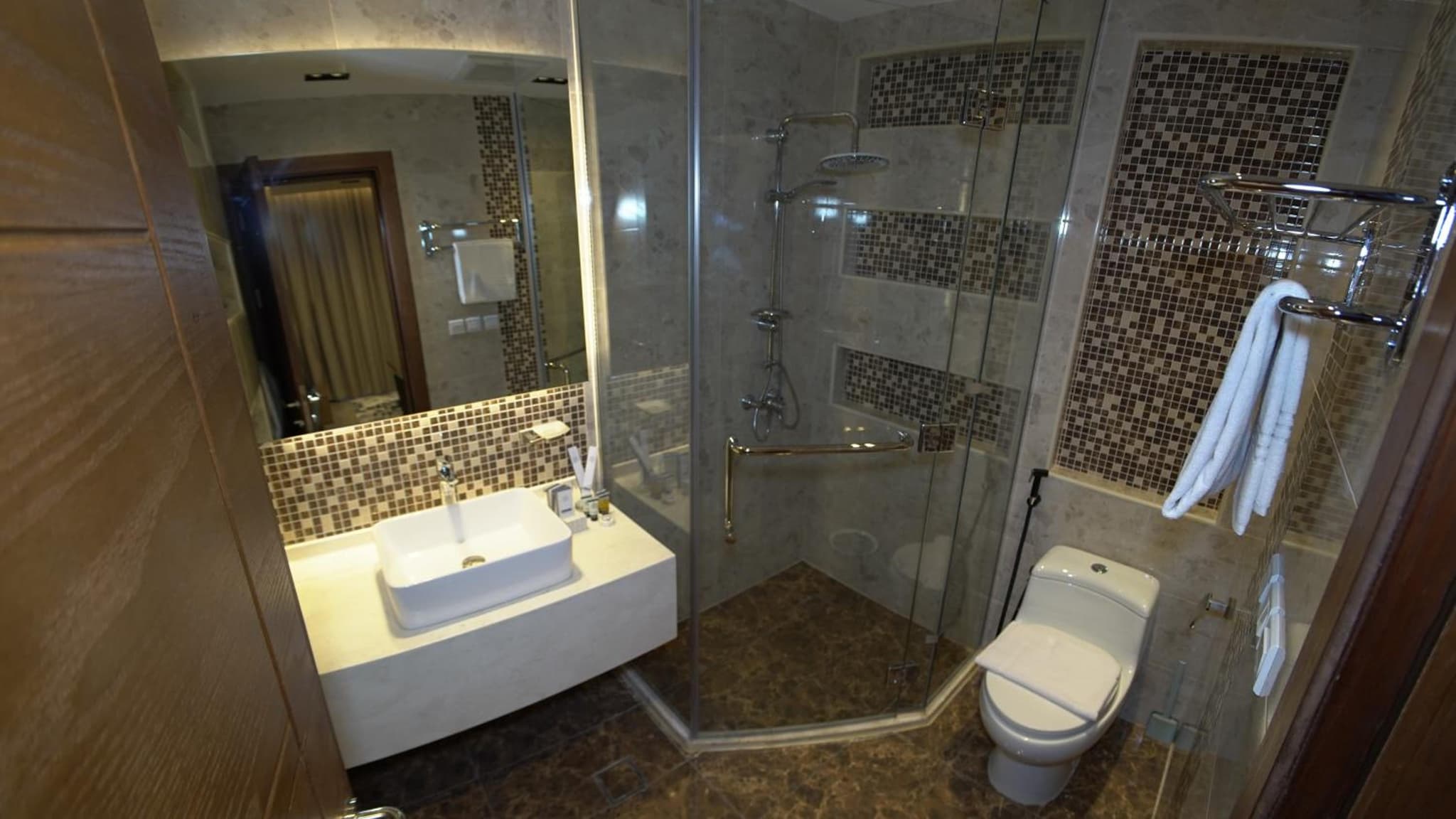 Deluxe One-Bedroom Suite