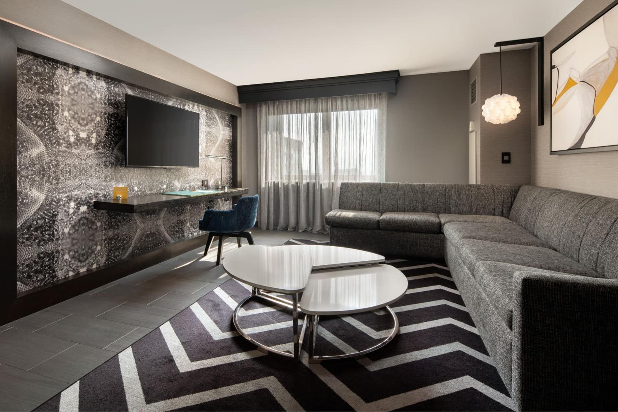 Hypoallergenic 1-bedroom suite with sofabed