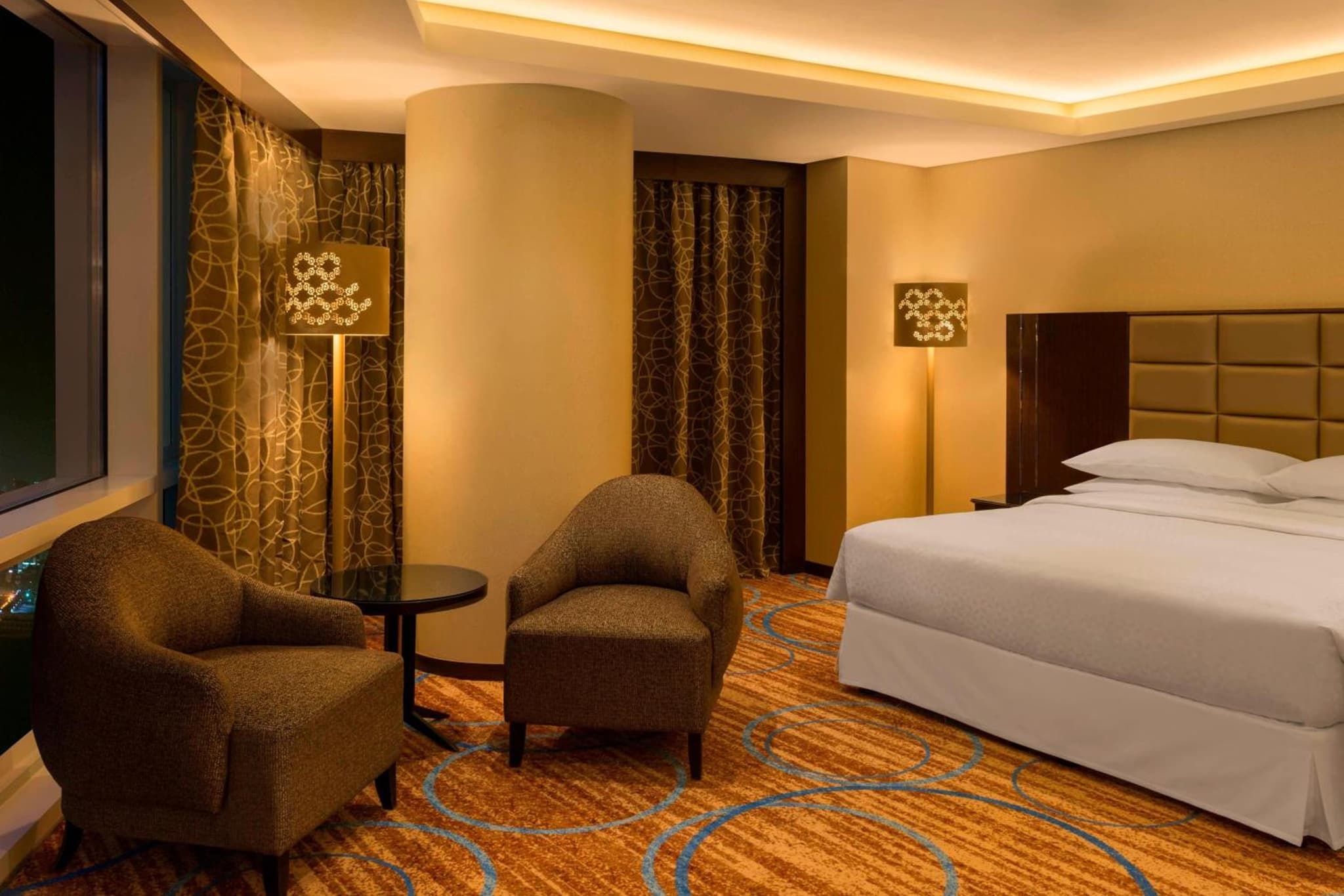 Superior Queen Room with View