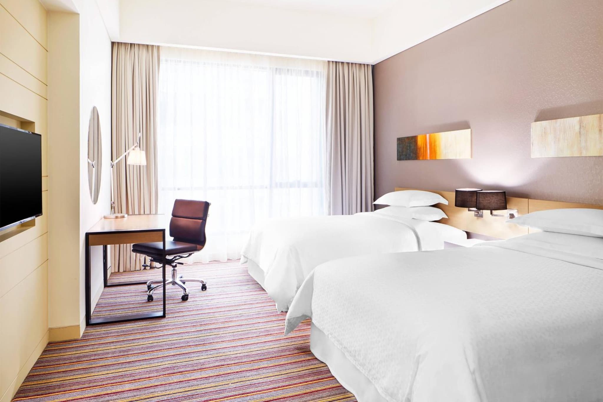 Larger Guest room, 1 King Bed and 1 Twin Bed, Sofa Bed