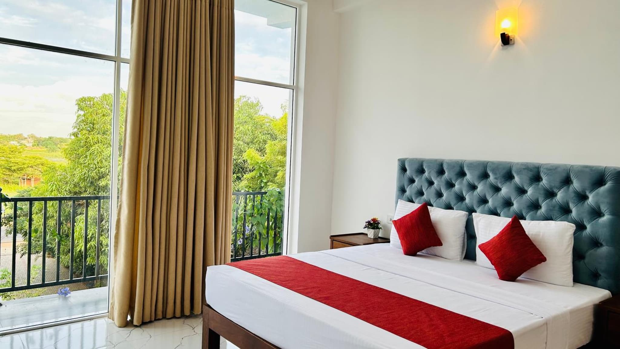 Deluxe King Room
