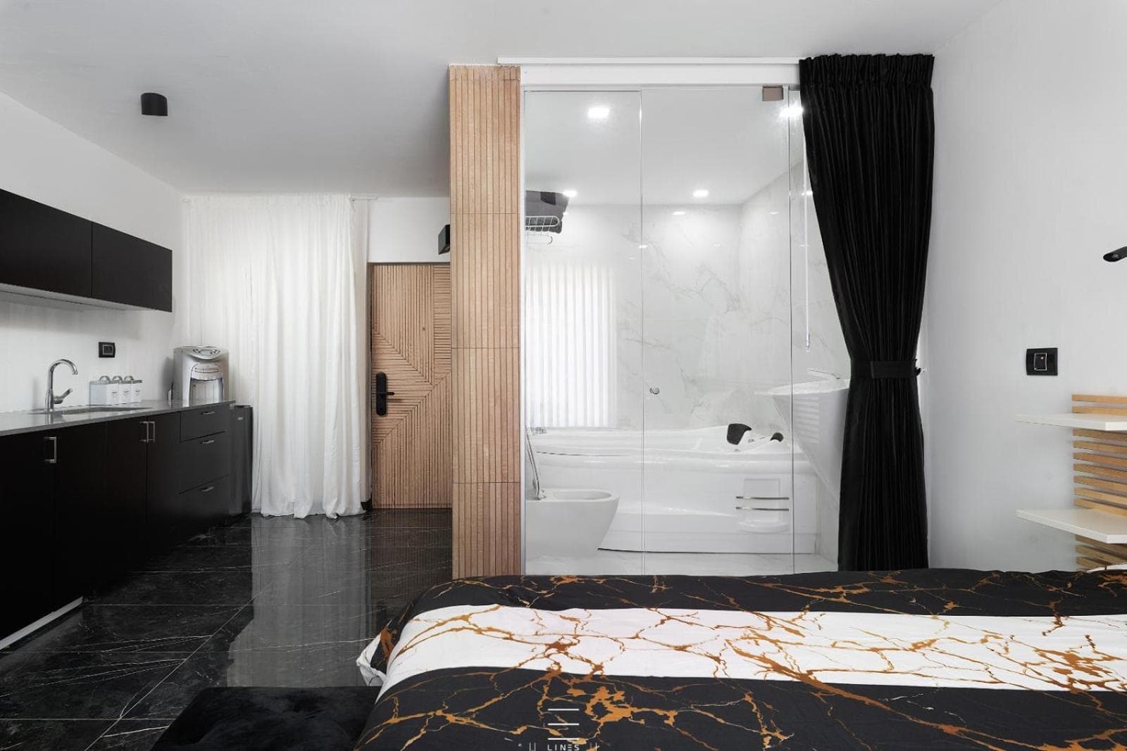 One-Bedroom Apartment With City View