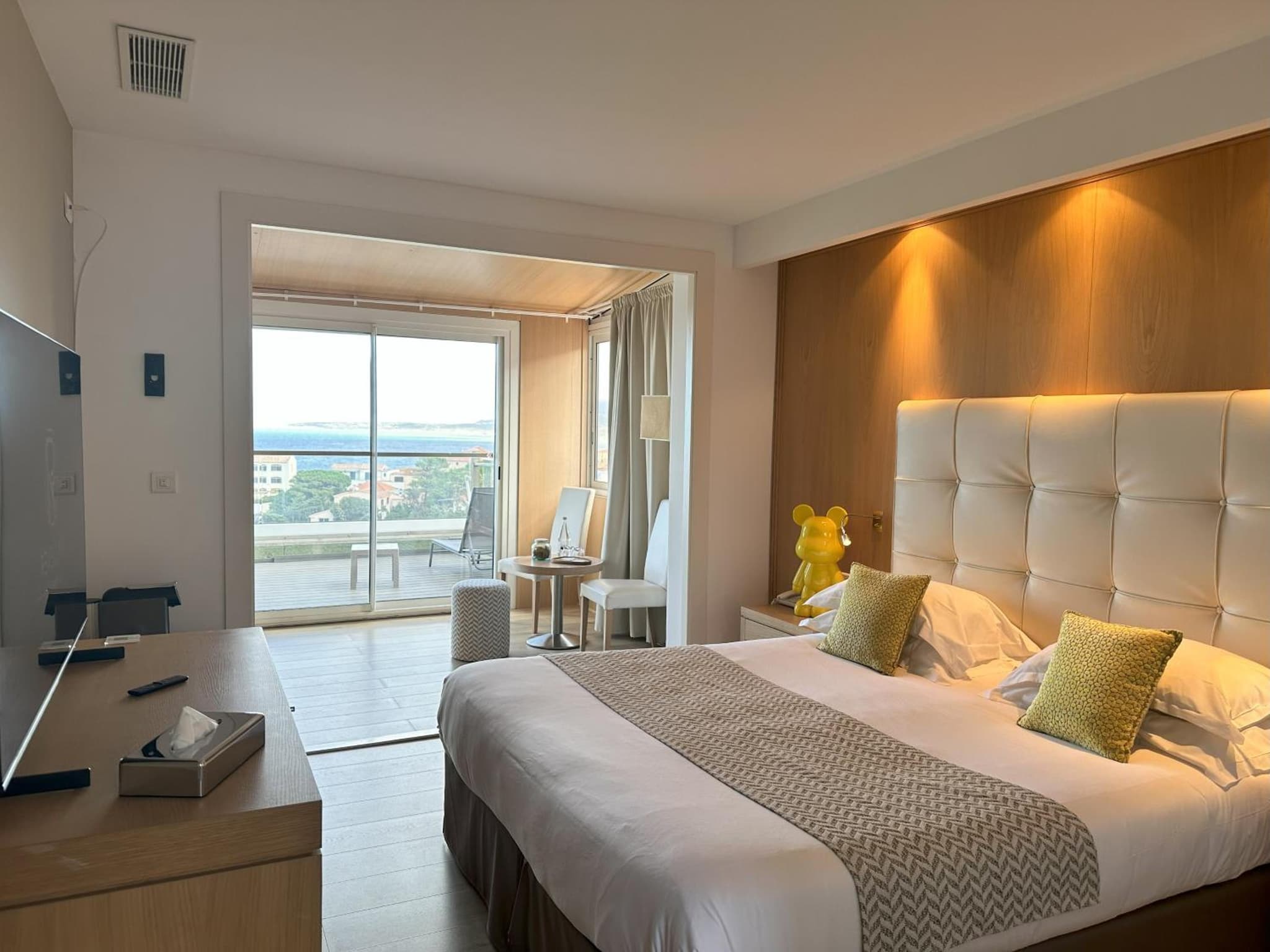 Large sup • Double or Twin Room - Terrace with Sea View