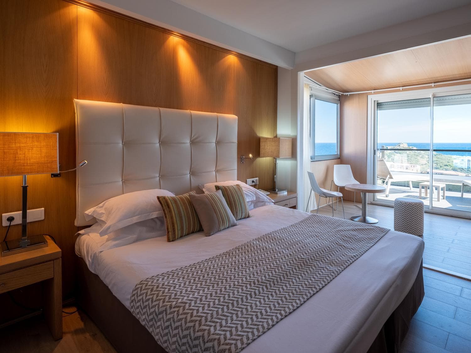 Large sup • Double or Twin Room - Terrace with Sea View
