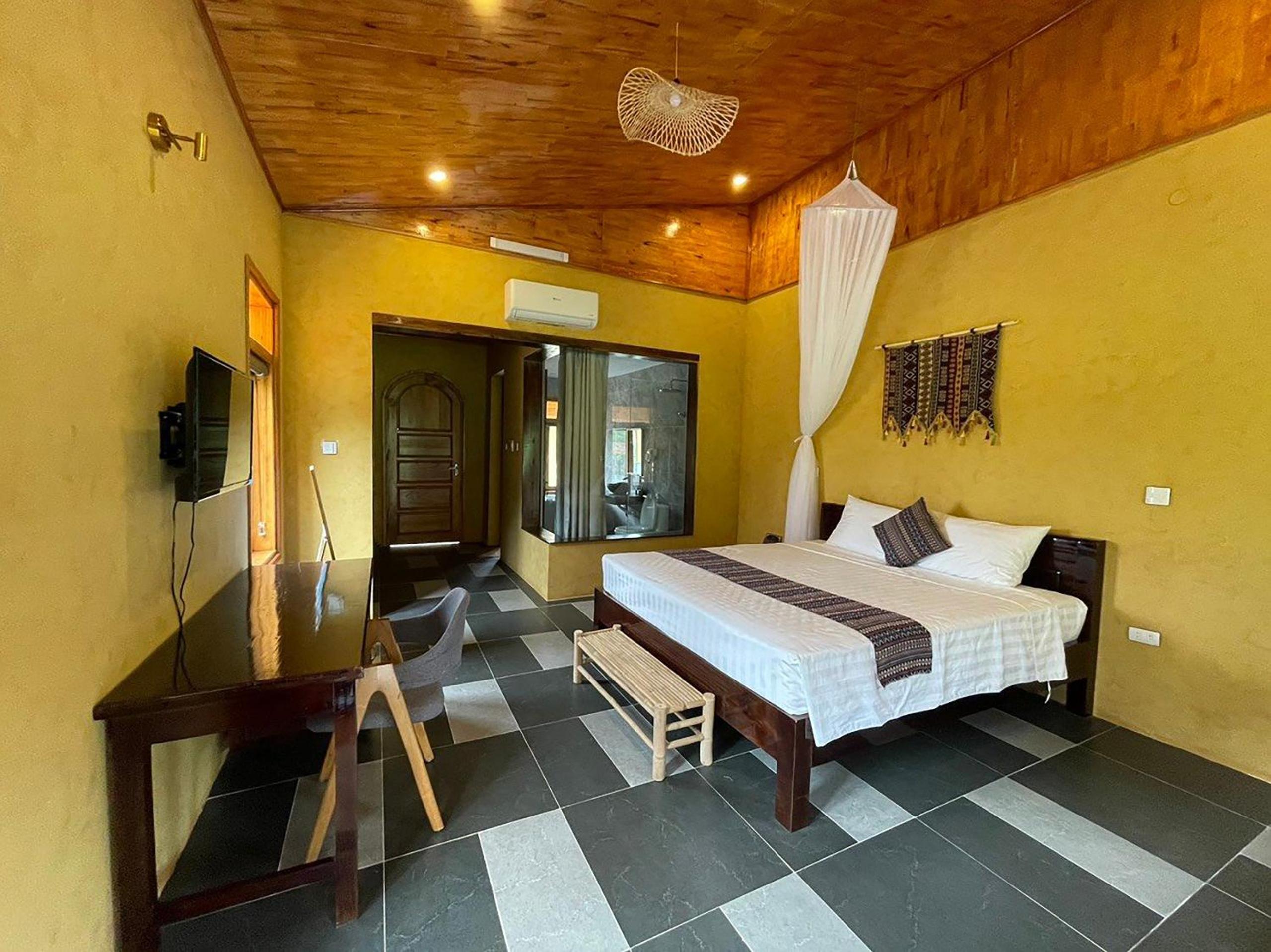 Deluxe King Suite