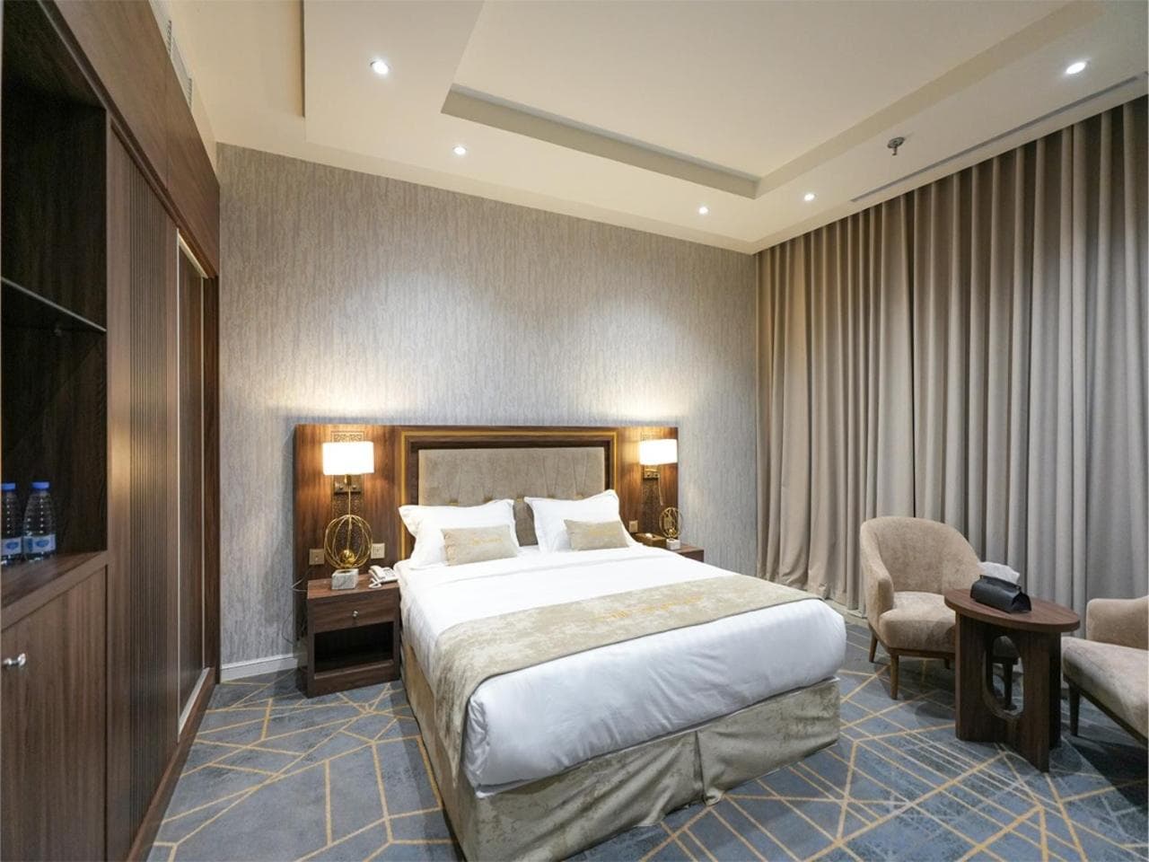 Deluxe Room (2 Adults + 1 Child)