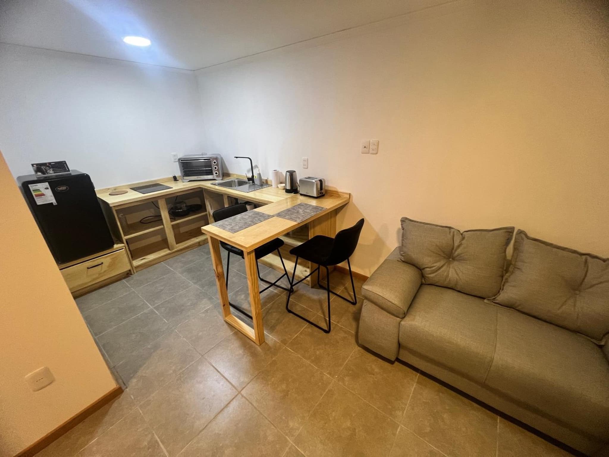 One-Bedroom Apartment - Non-Smoking