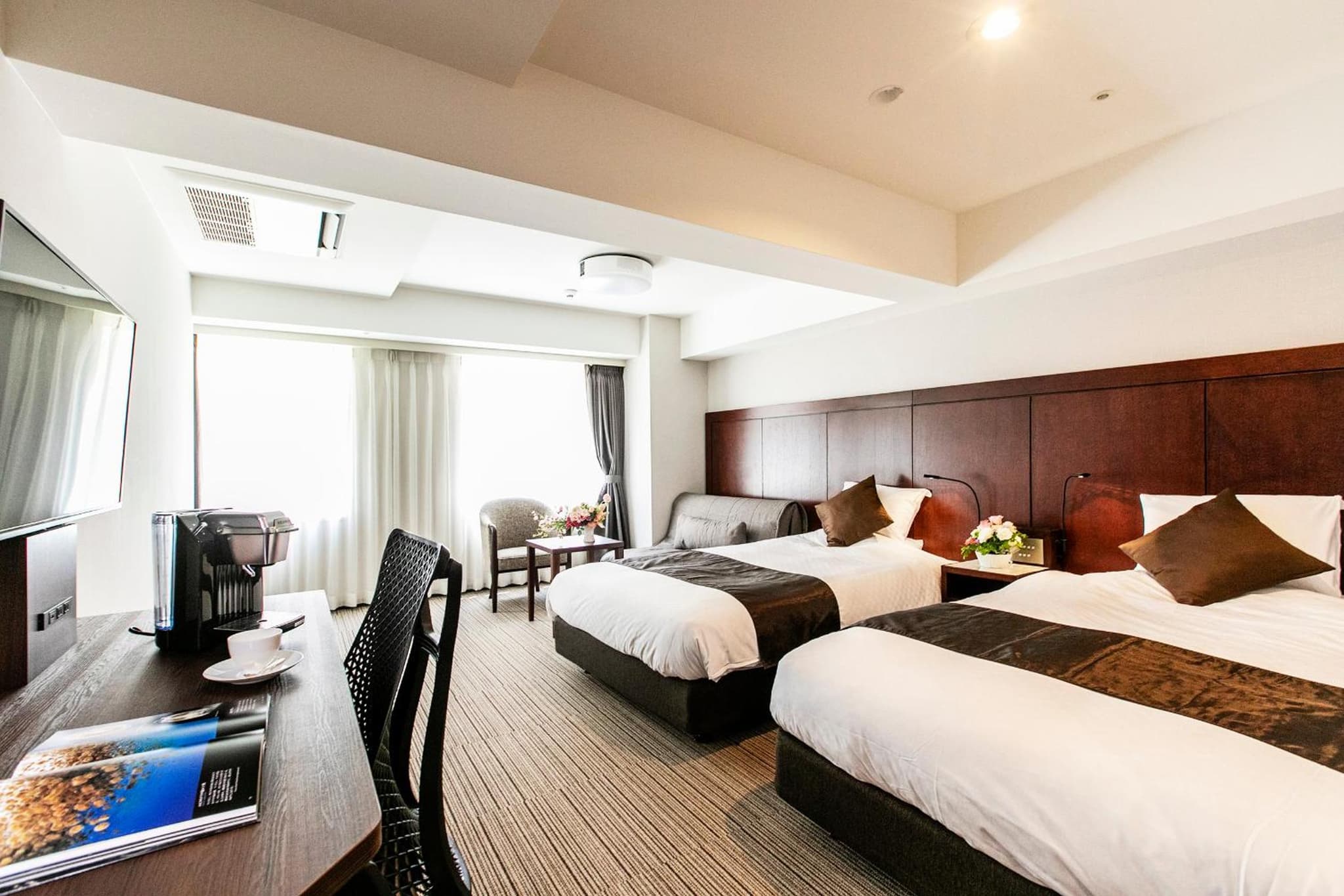 Twin Room with Room theater - Non-Smoking