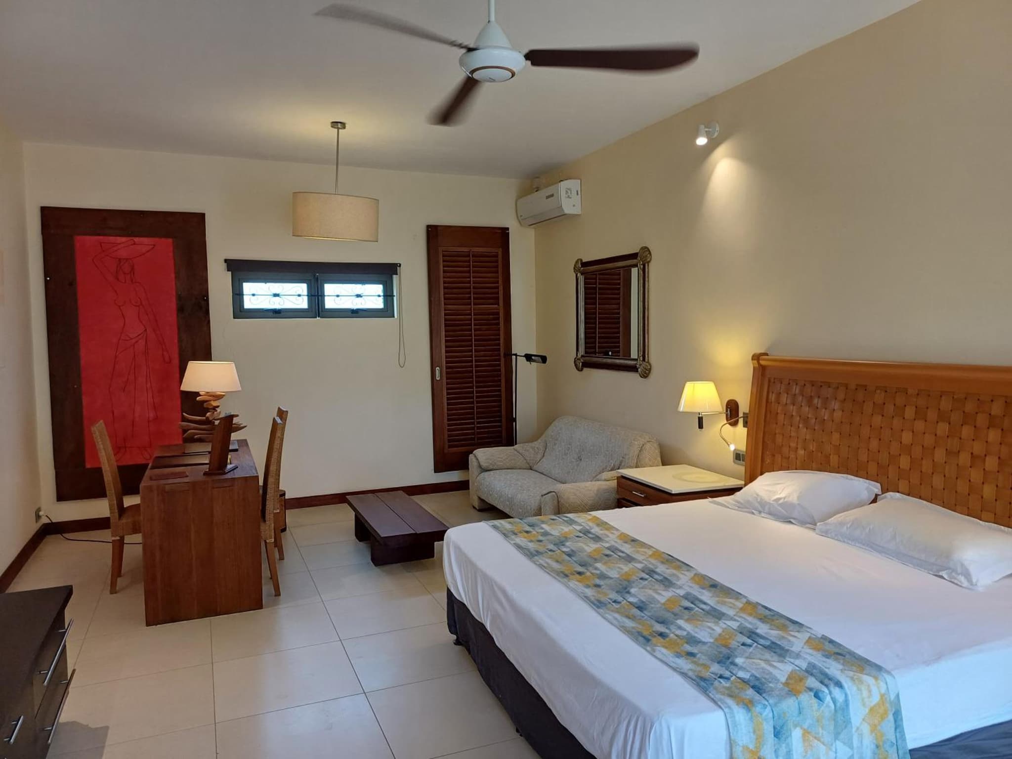Deluxe King Suite