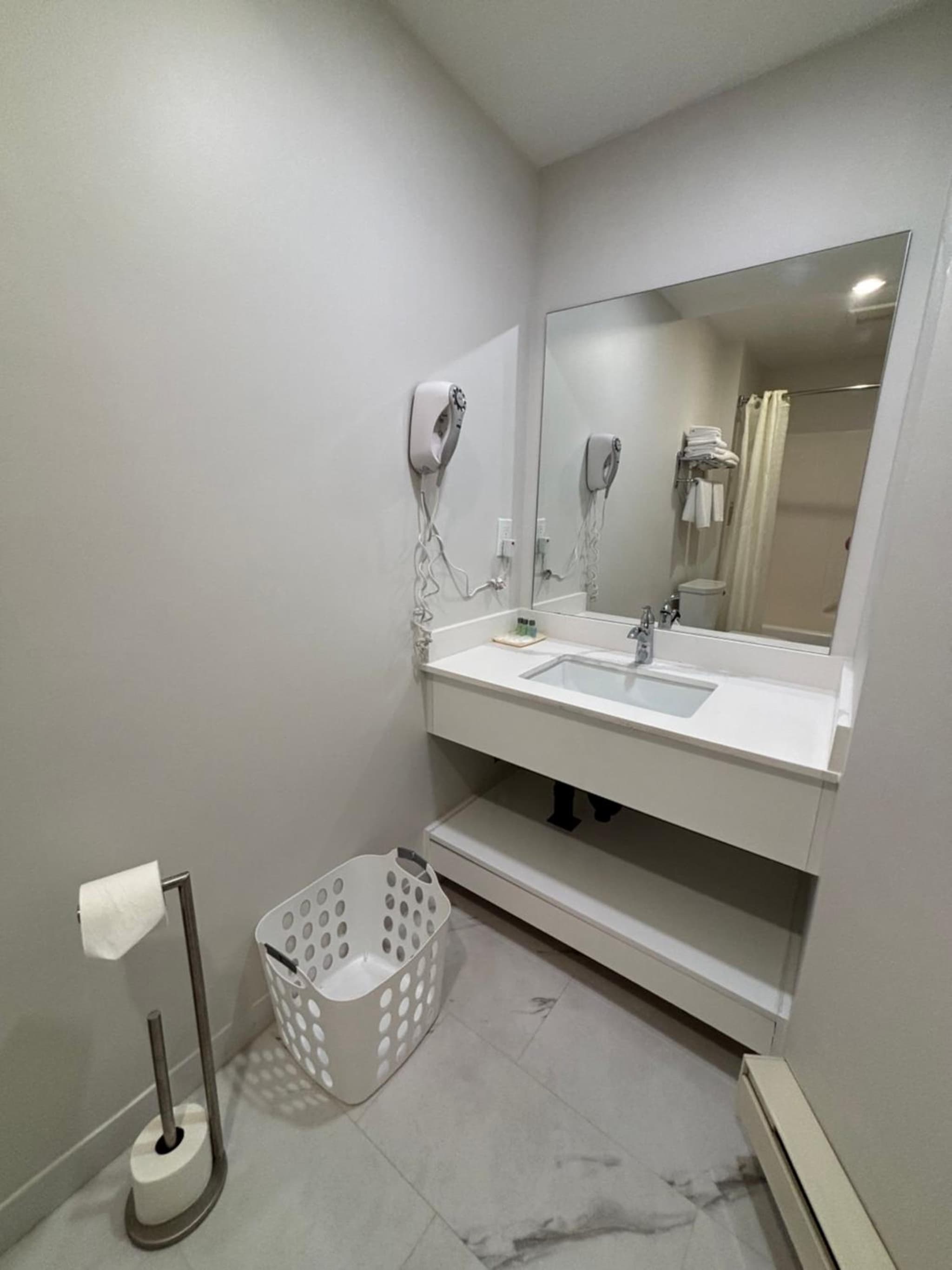 Deluxe Queen Suite