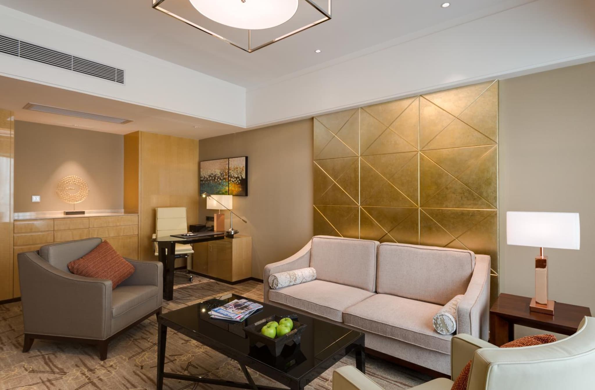 Deluxe Suite