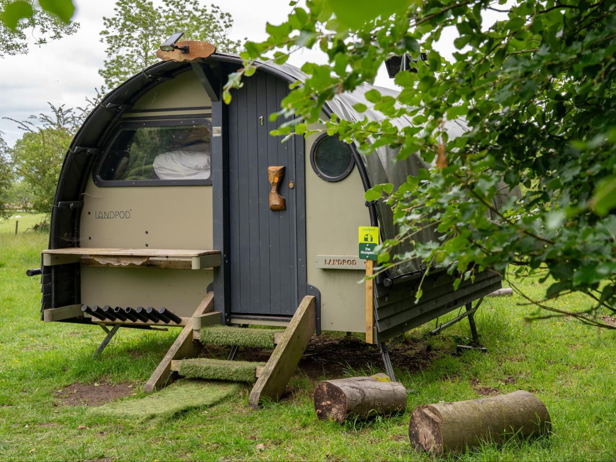 Landpod (2 Double Beds)
