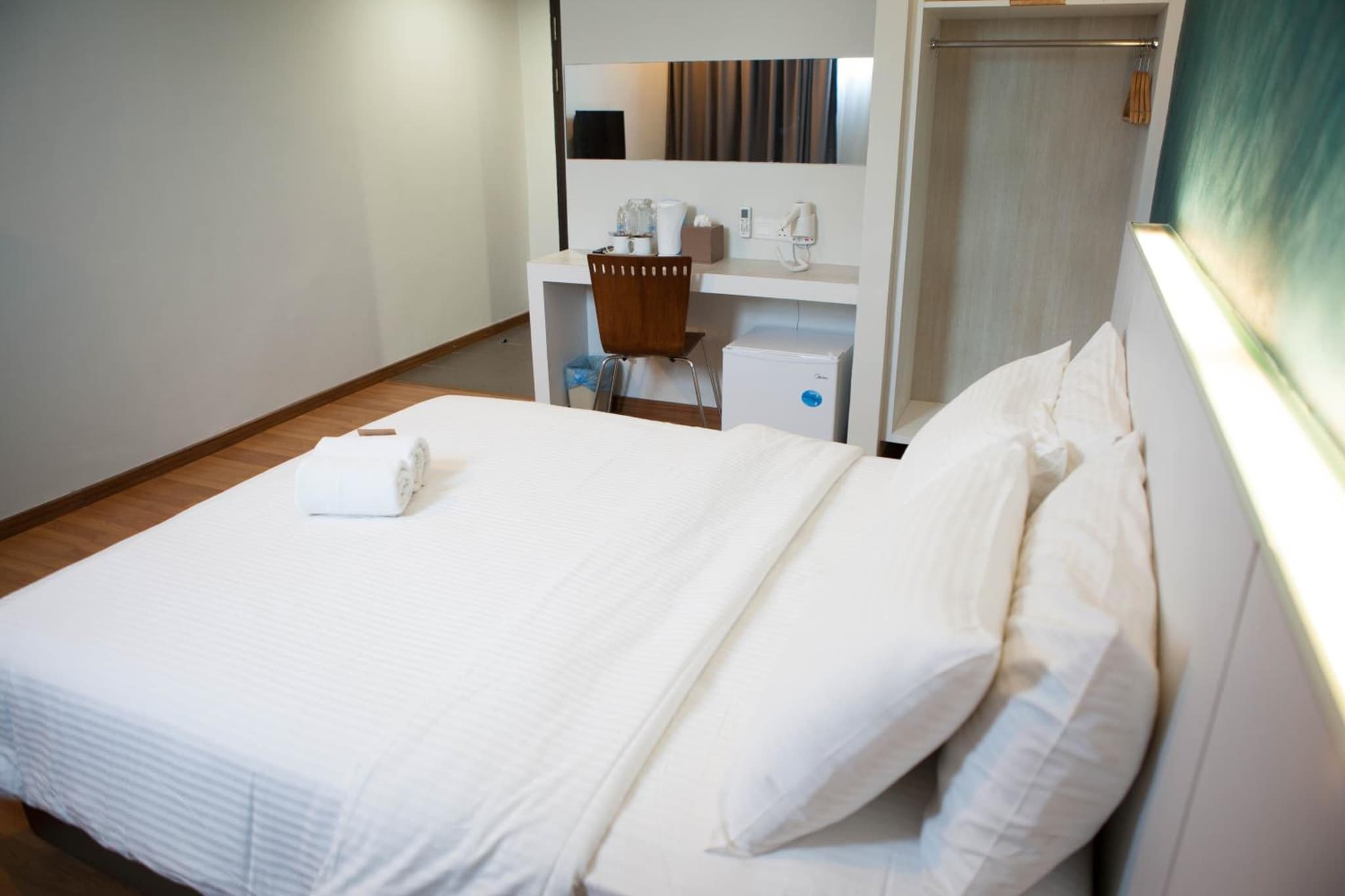Standard Queen Room