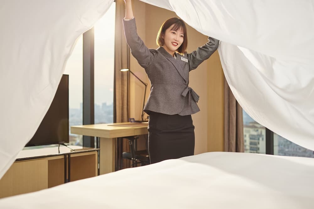 Deluxe King Guest Room