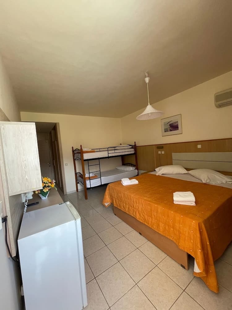 Quadruple Room, Garden View