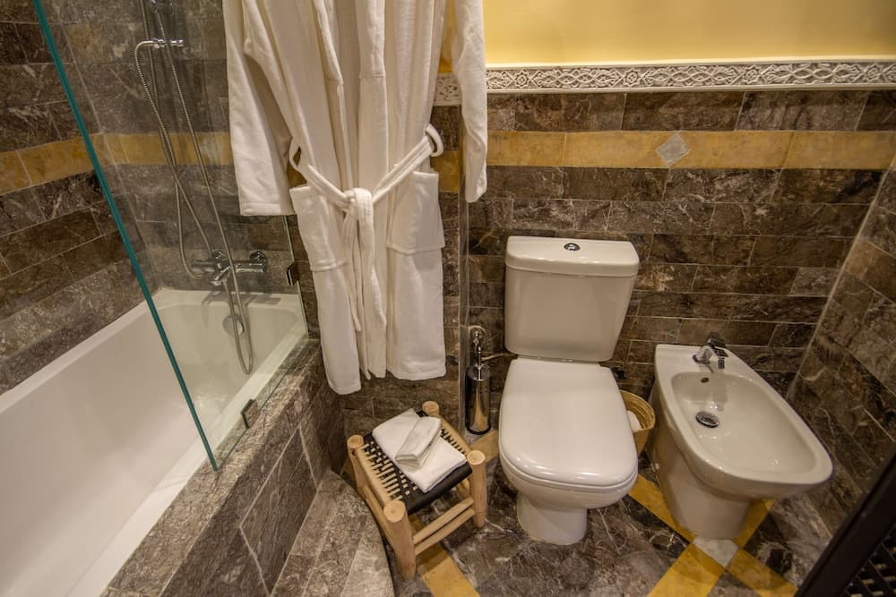Honeymoon Suite