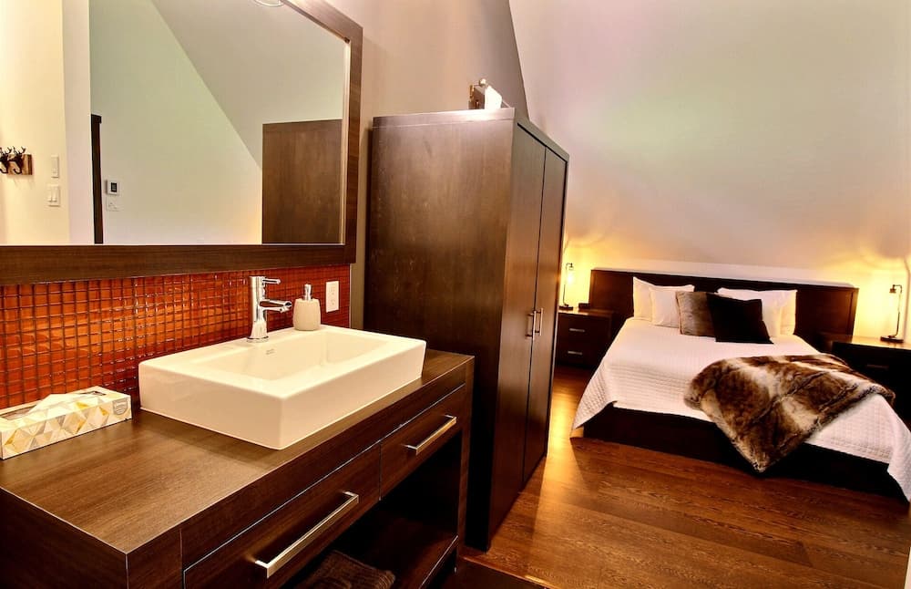 Chalet, 2 Bedrooms, 2 Bathrooms