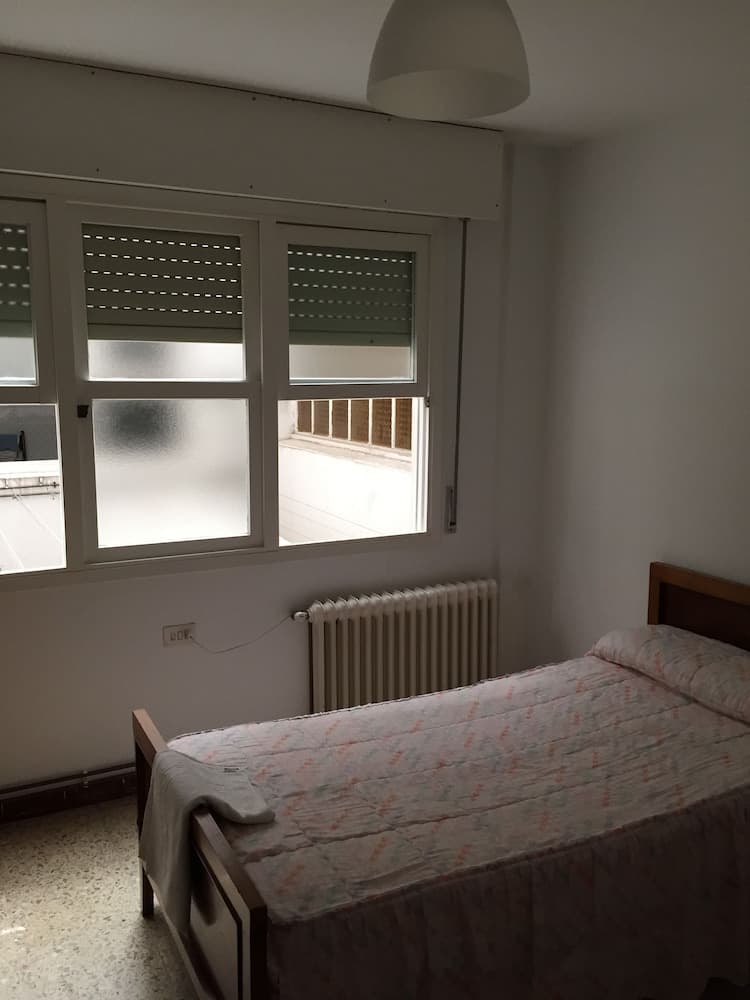 Standard Twin Room, Shared Bathroom, Tower